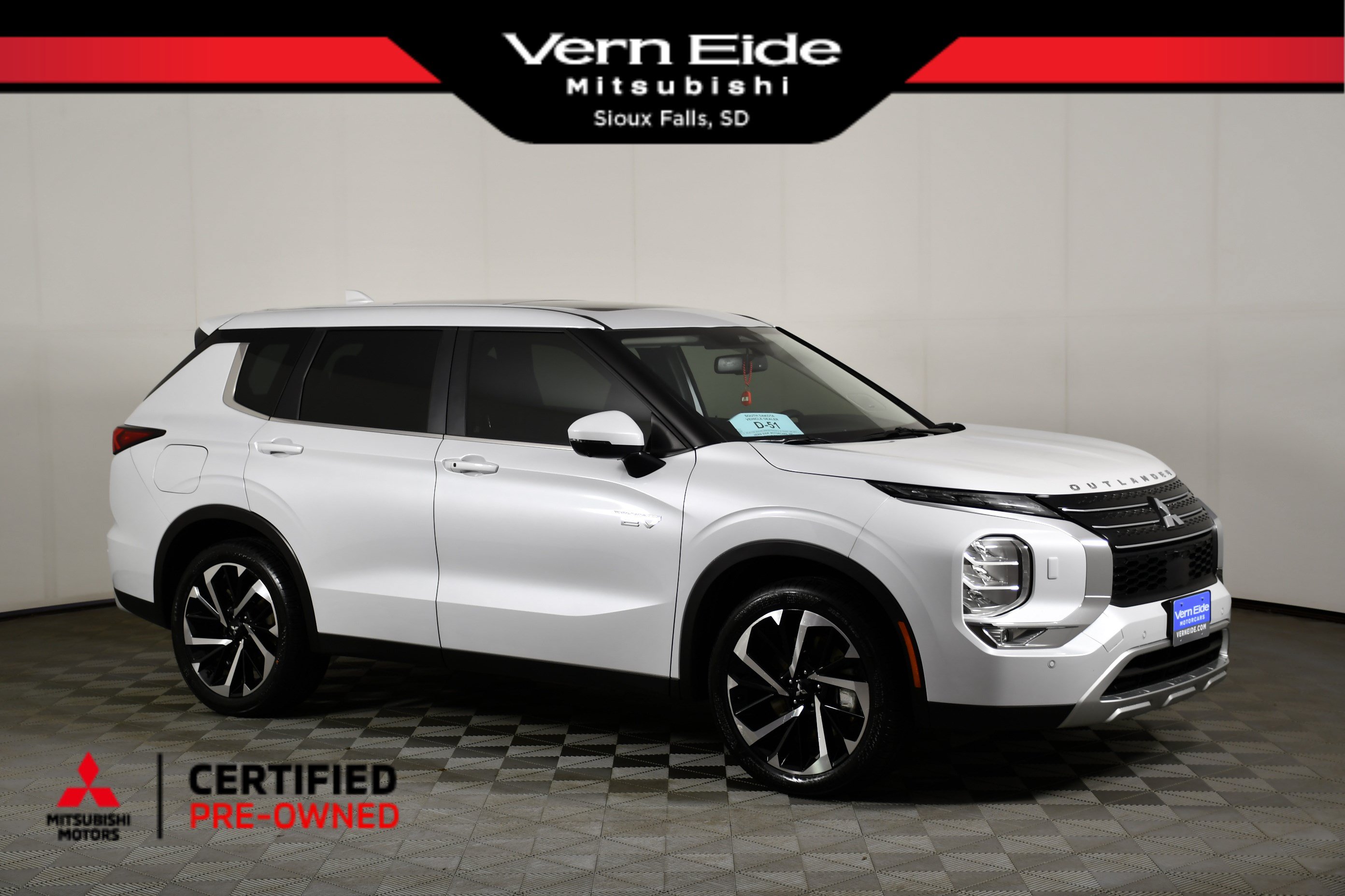 Used 2024 Mitsubishi Outlander for Sale in Sioux Falls, SD