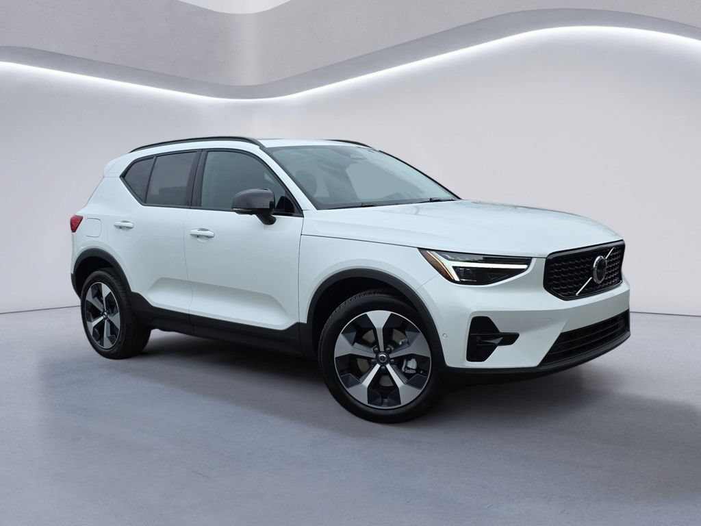 Used 2026 Volvo XC40 B5 Plus w/ Protection Package Premier