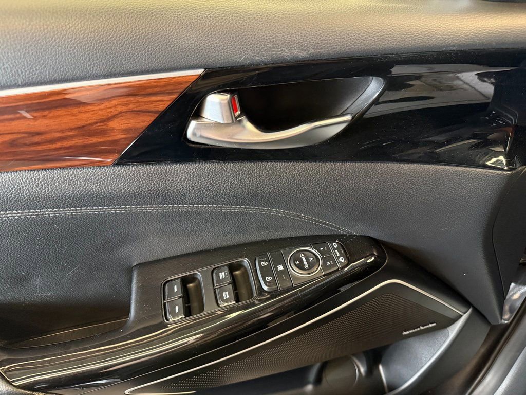 2018 Kia Cadenza Premium