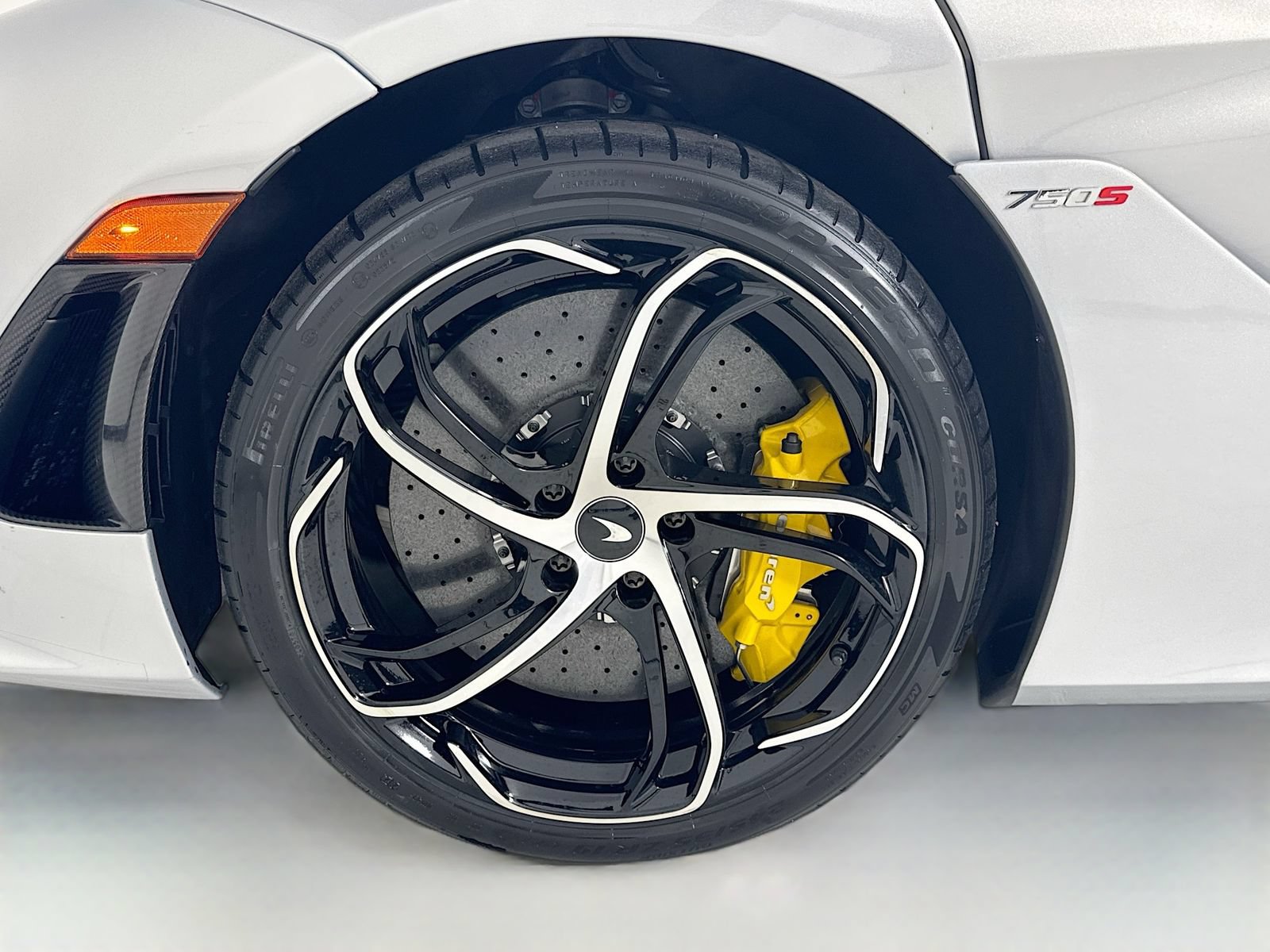 Used 2024 McLaren 750S photo 9