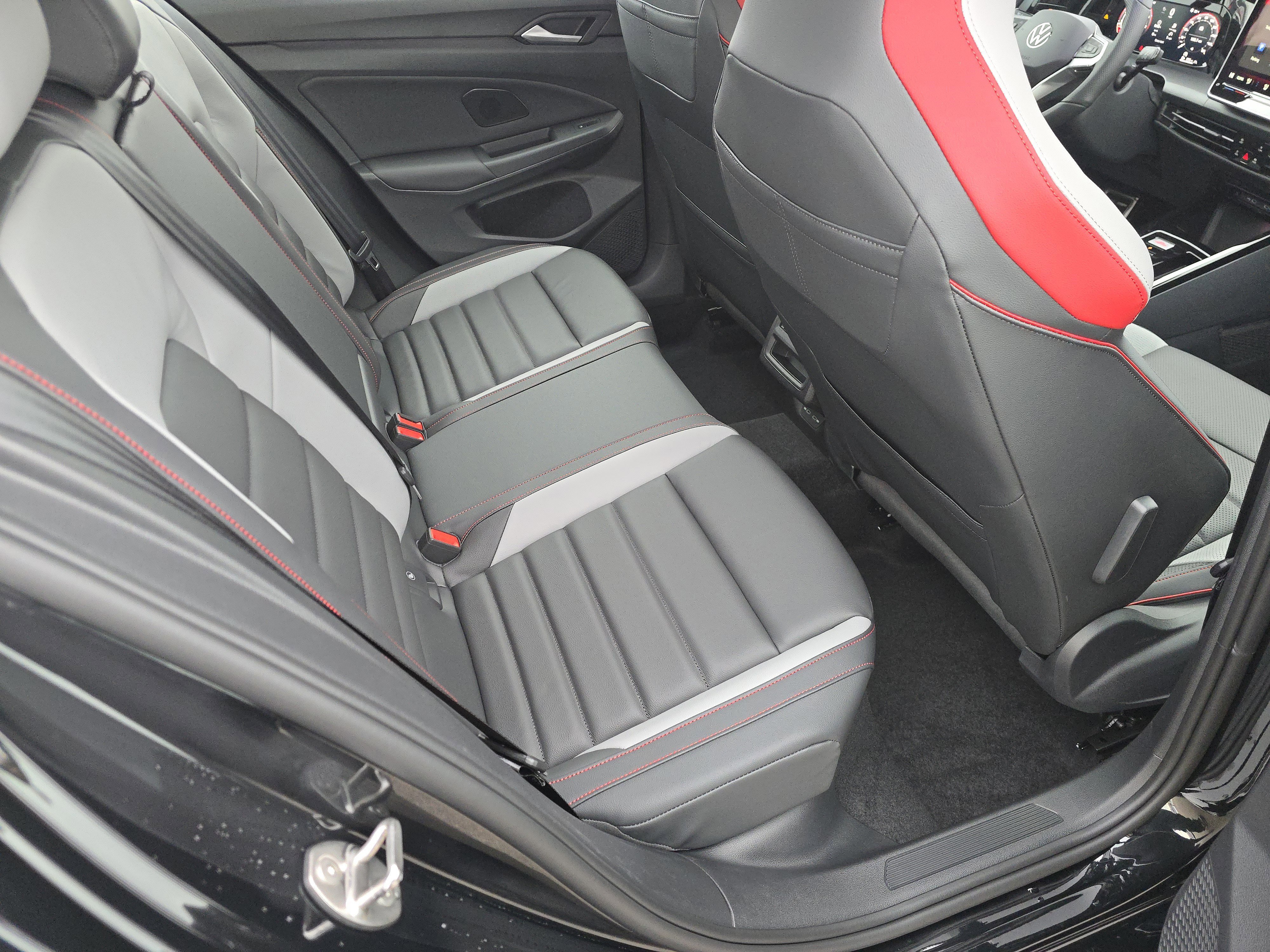 2026 Volkswagen GTI SE