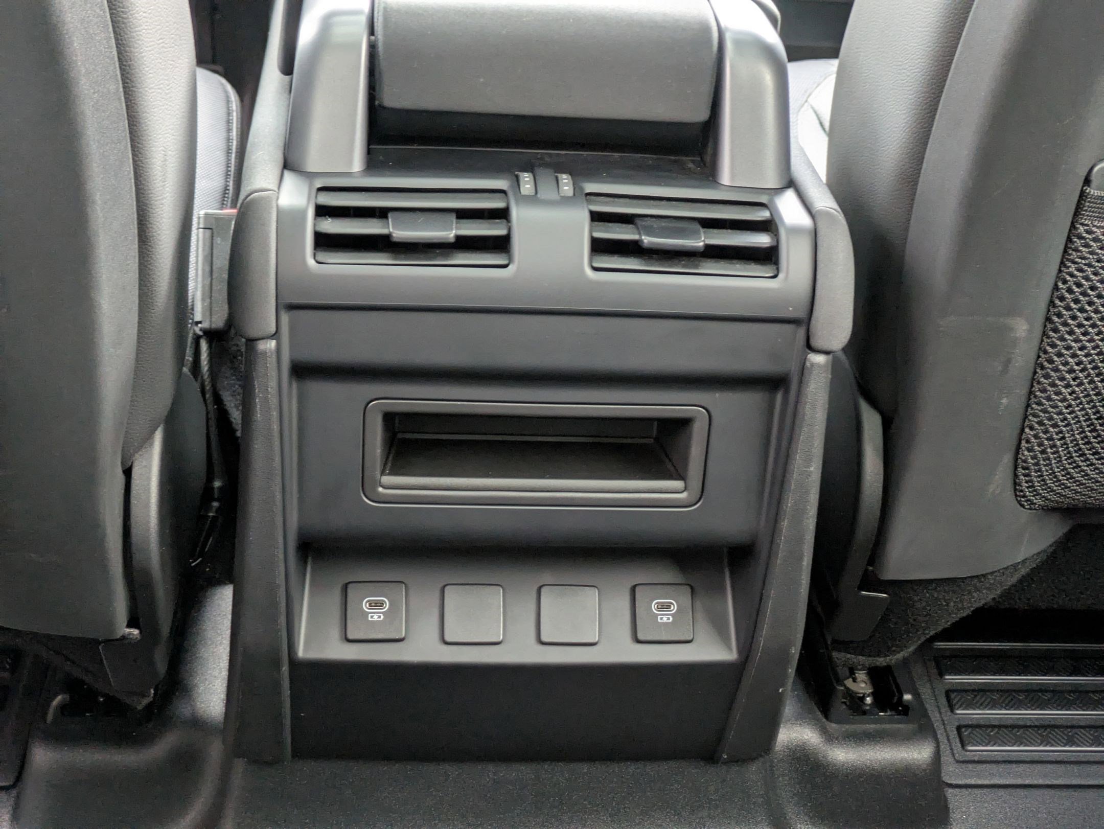 2023 Land Rover Defender 110 X-Dynamic SE