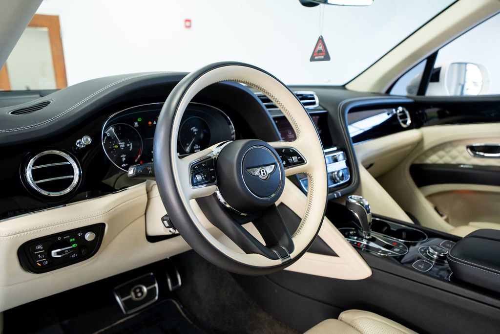 2021 Bentley Bentayga Plug-In Hybrid