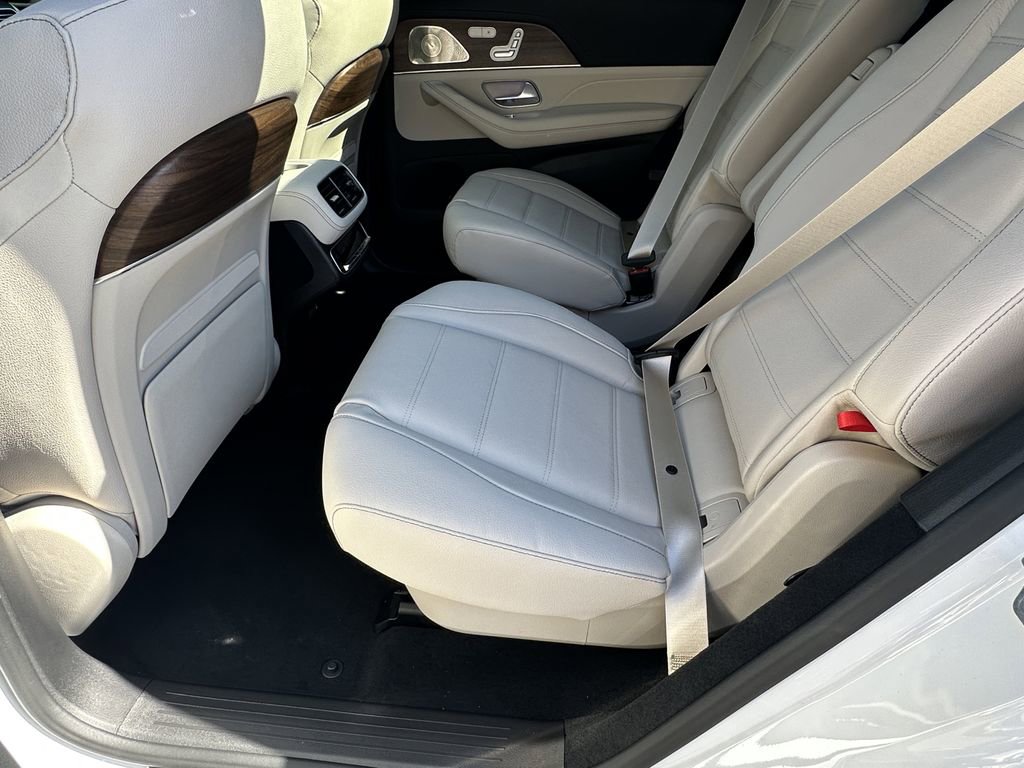 2026 Mercedes-Benz GLS 580 4MATIC