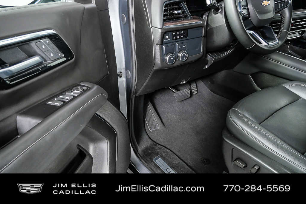 2025 Chevrolet Suburban LT