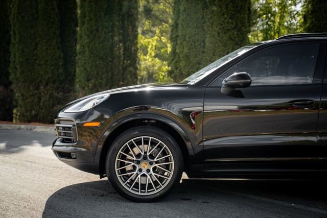 2023 Porsche Cayenne Platinum Edition