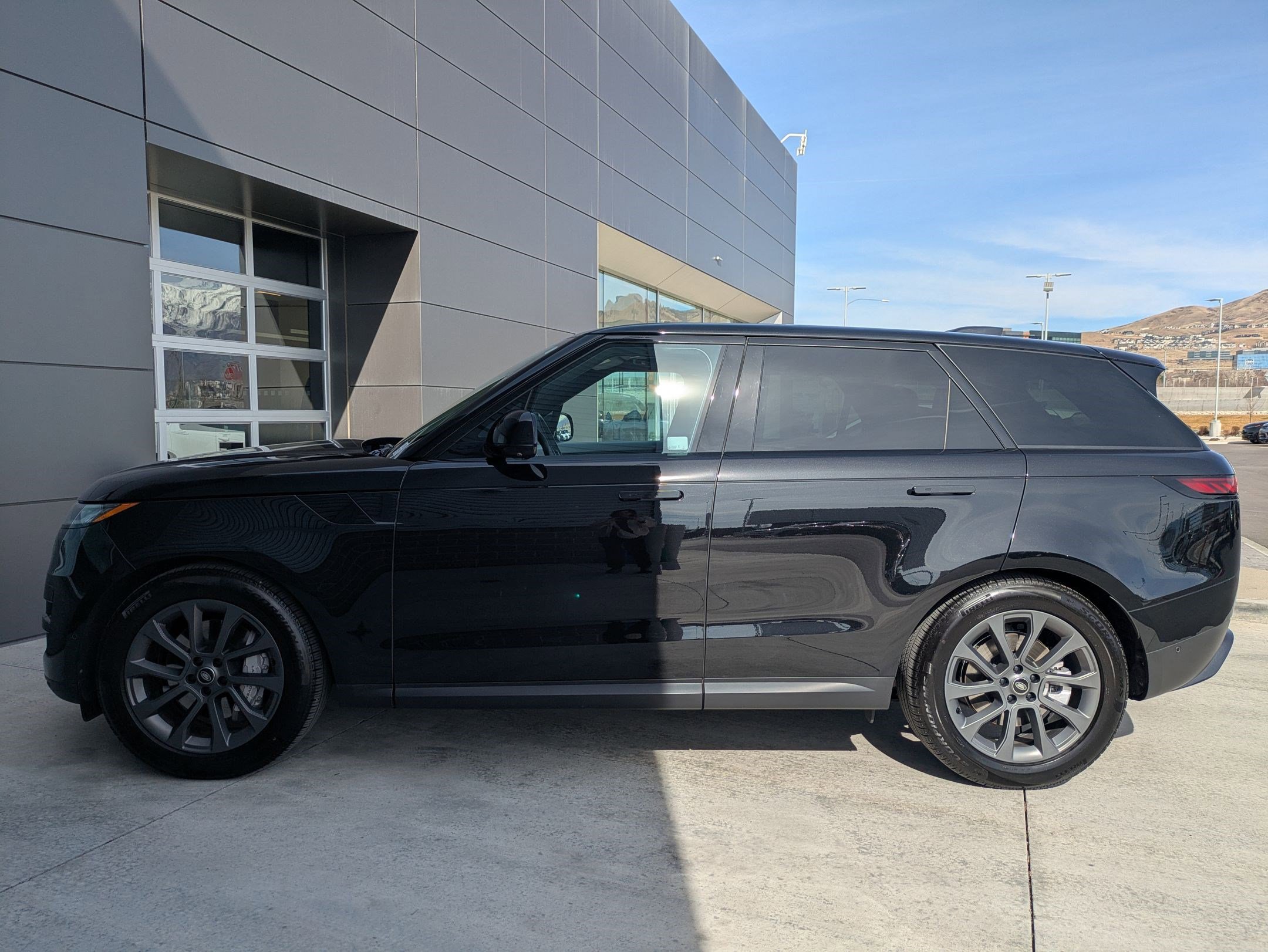 2025 Land Rover Range Rover Sport S