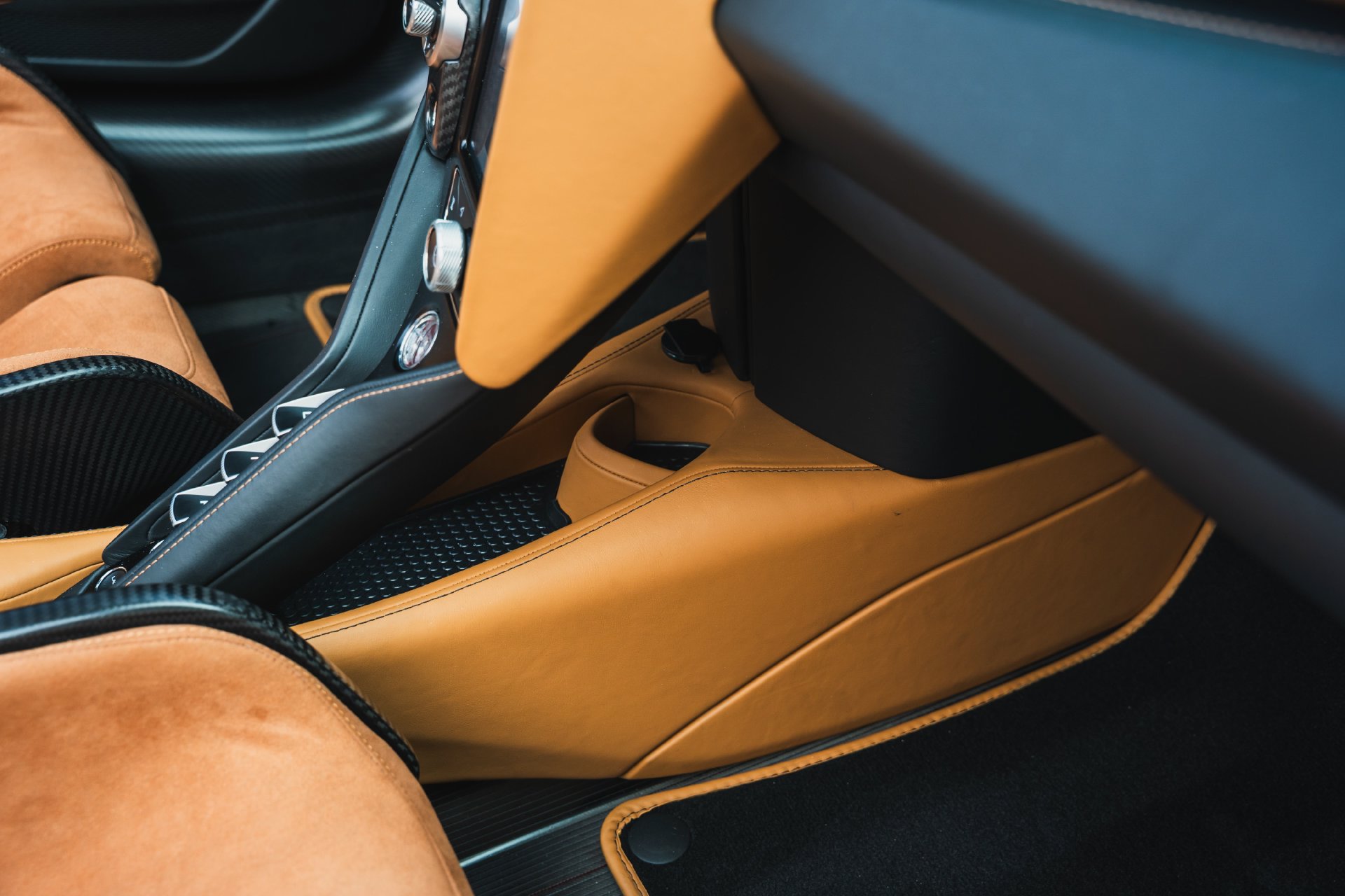 Used 2022 McLaren 765LT photo 63