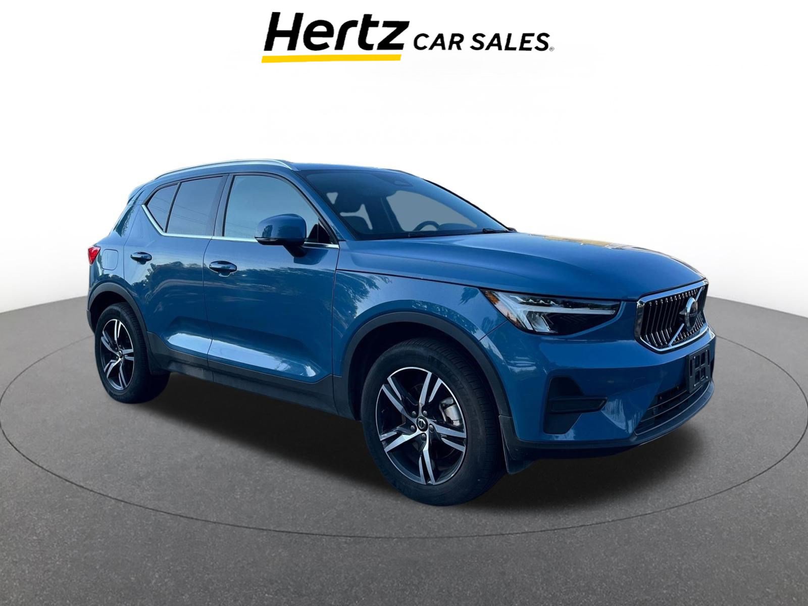 2024 Volvo XC40 B5 Core