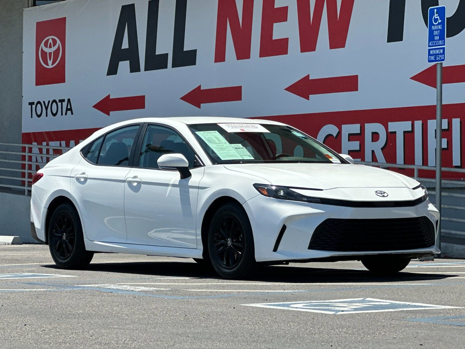 2025 Toyota Camry LE