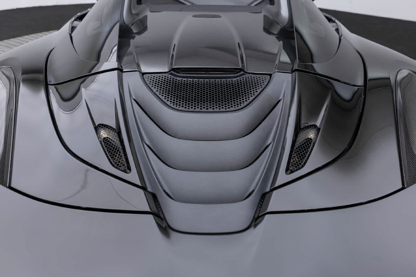 Used 2022 McLaren 720S Spider photo 32