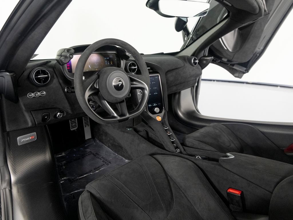 Used 2025 McLaren 750S Spider photo 16