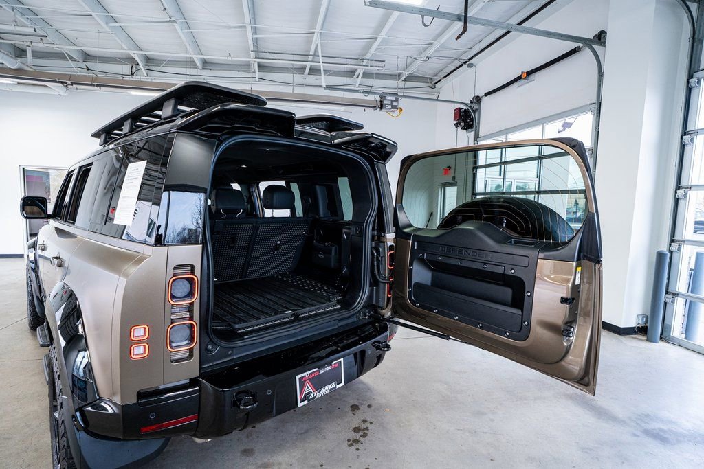 2025 Land Rover Defender 110 X