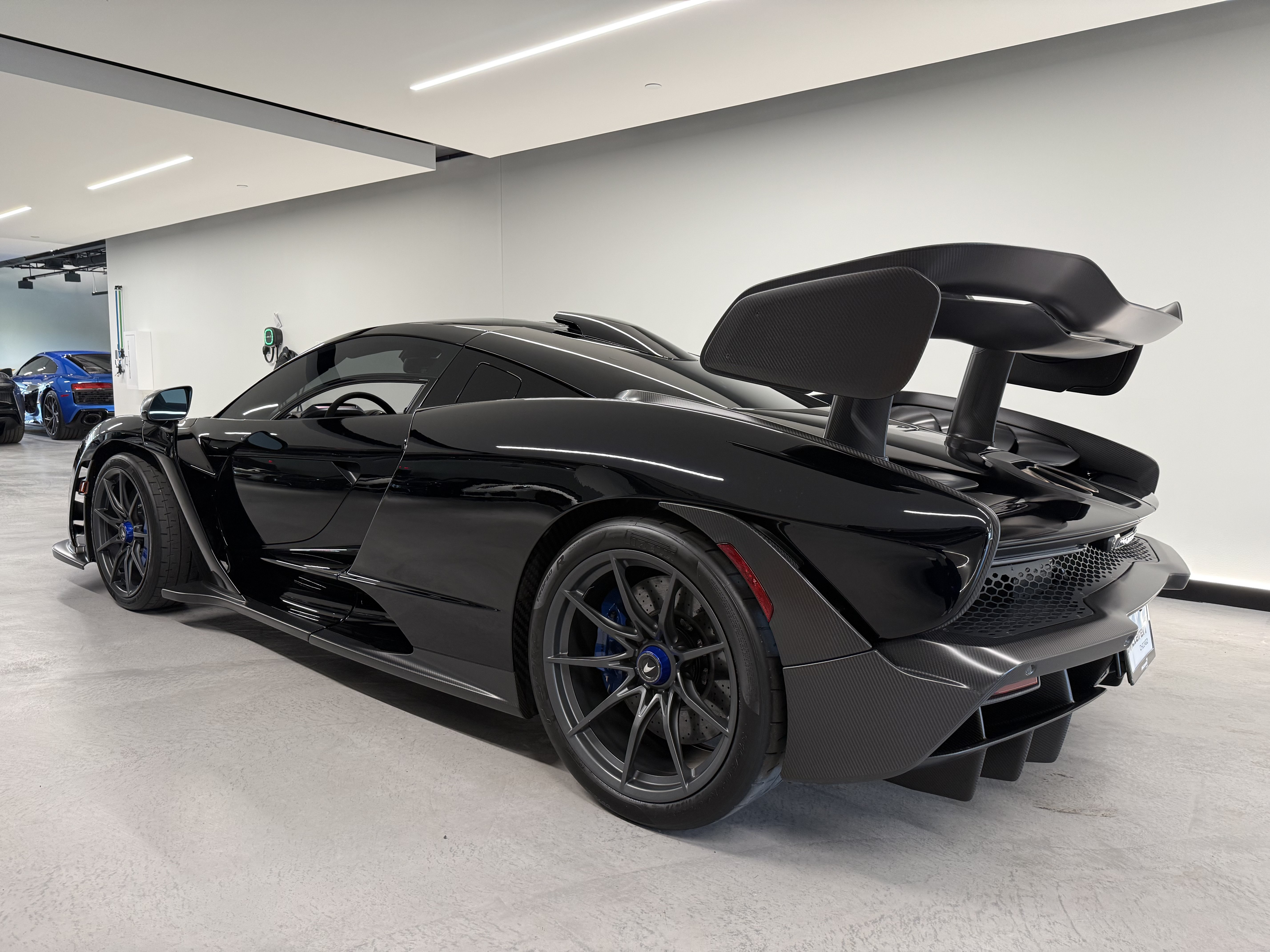 Used 2019 McLaren Senna photo 17