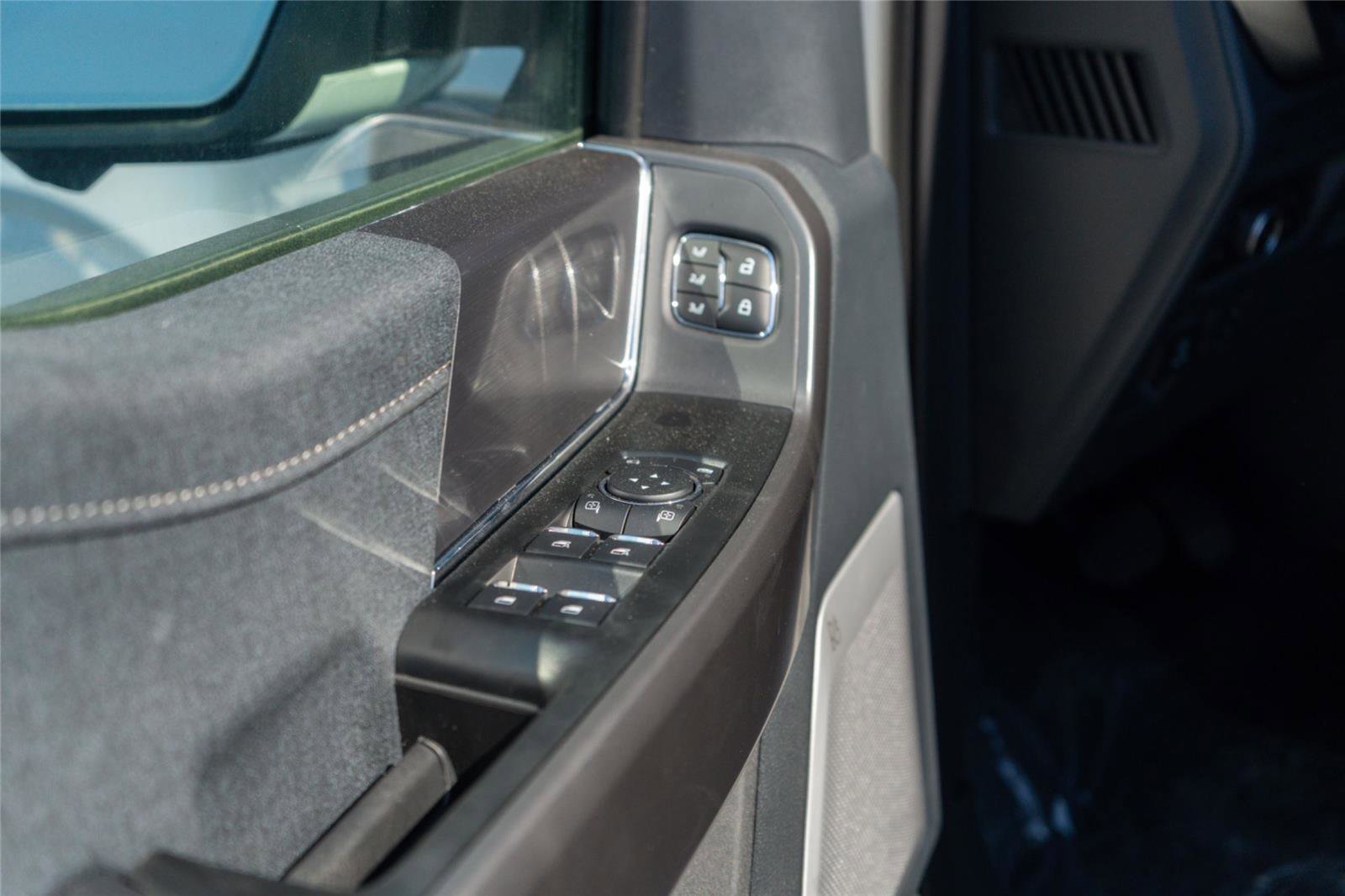 2025 Ford F150 Lariat