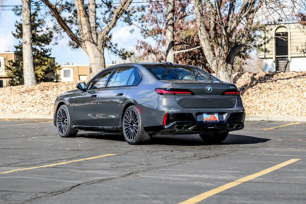 2025 BMW 760i xDrive