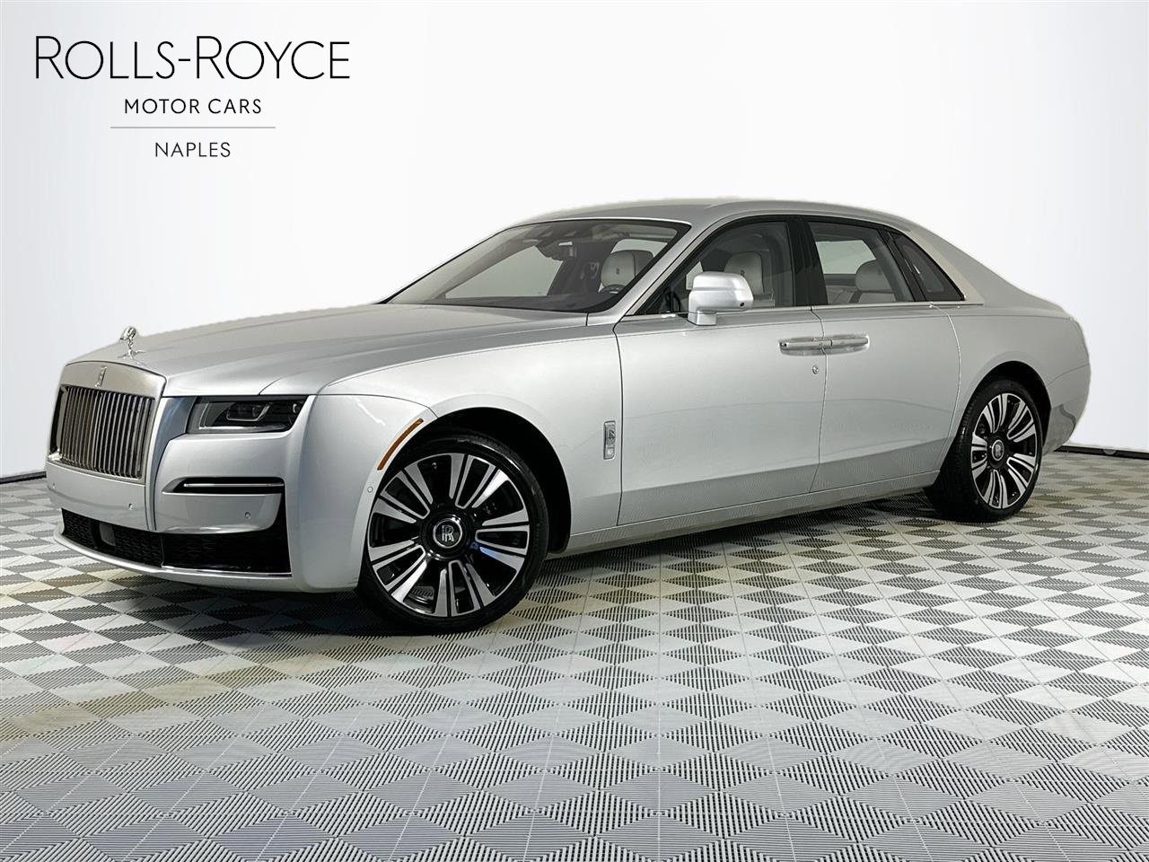 Used Silver Rolls-Royce Ghost for Sale Near Me - Autotrader