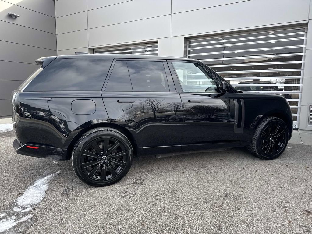 2025 Land Rover Range Rover SE