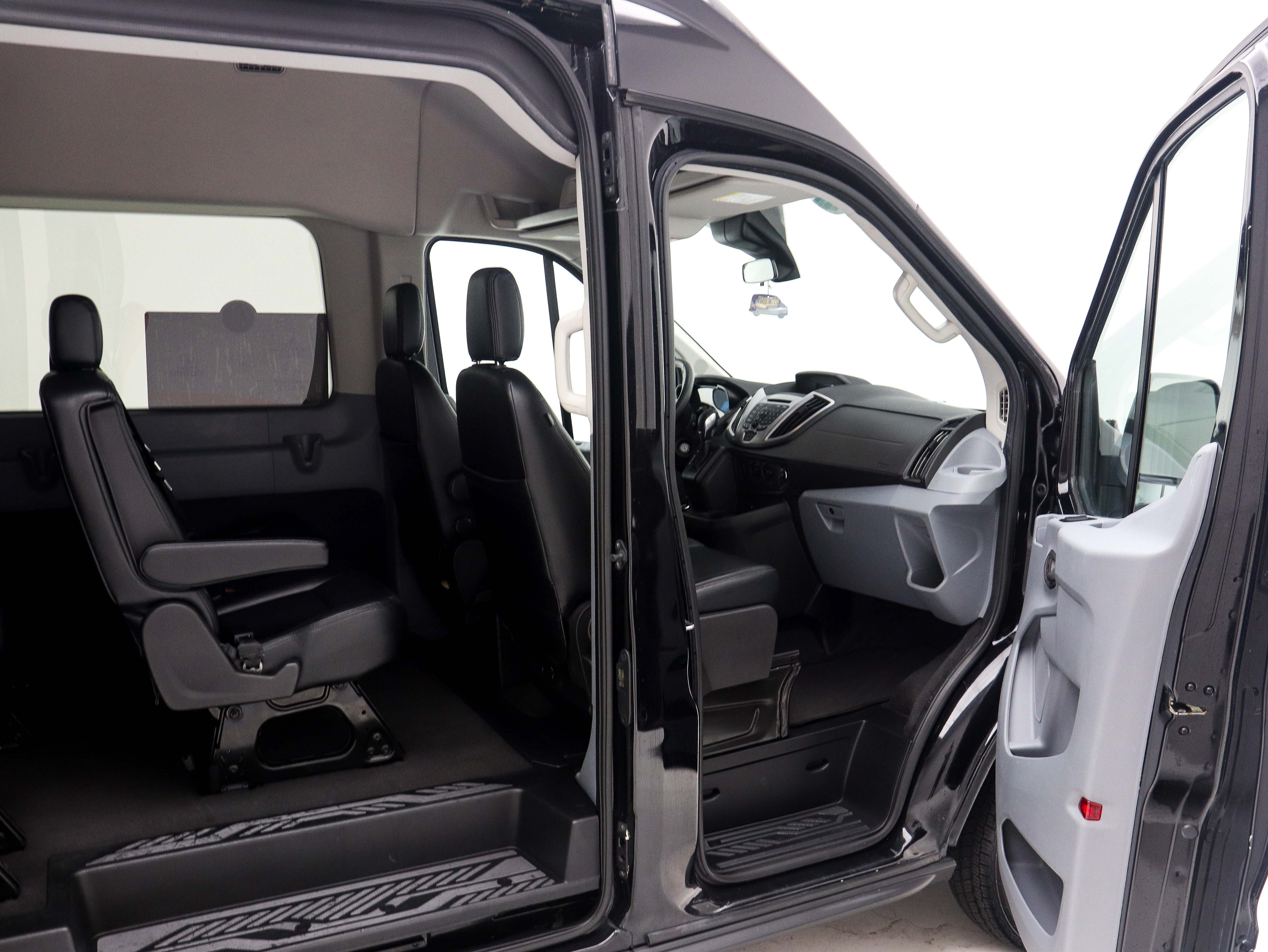 2019 Ford Transit Passenger Van XLT - Photo 11