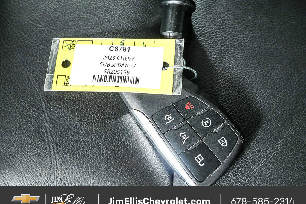 2025 Chevrolet Suburban LT