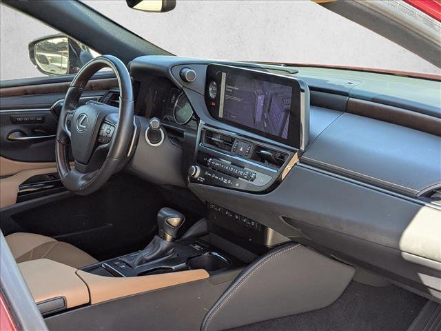 2023 Lexus ES 300h Ultra Luxury