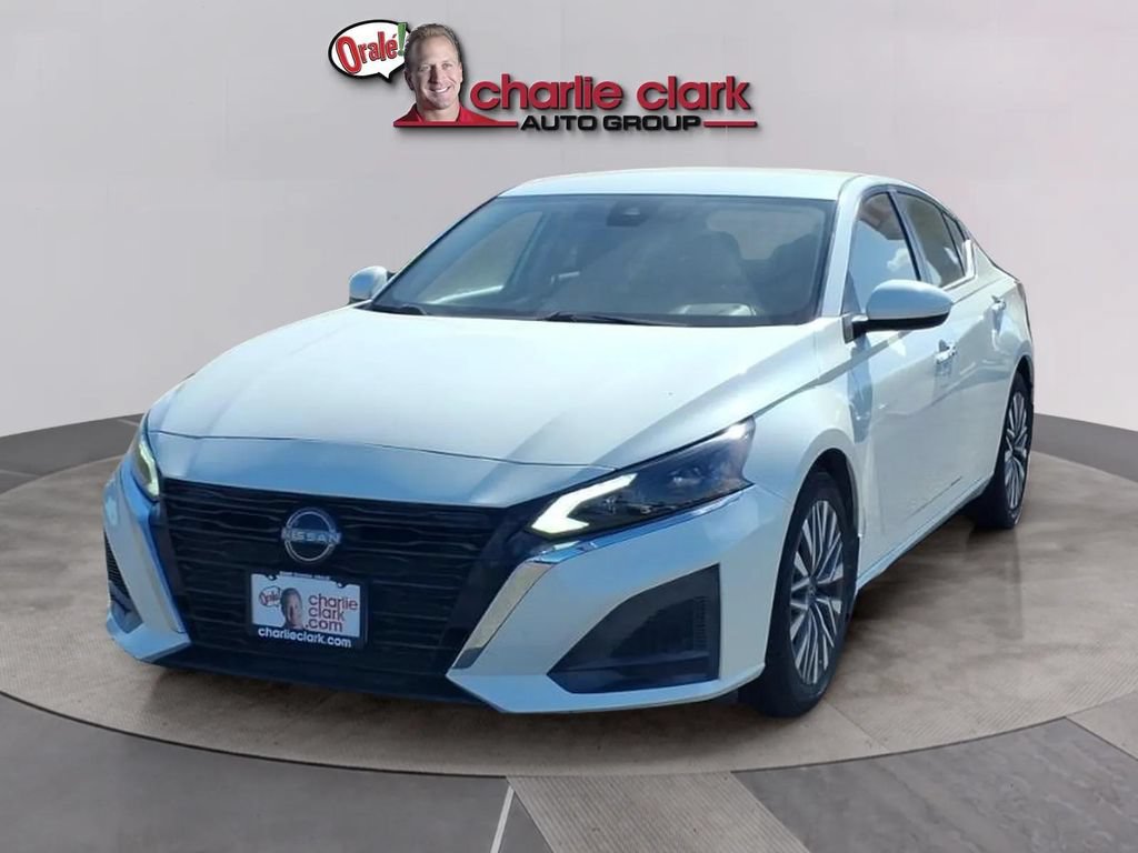Used 2023 Nissan Altima 2.5 SV