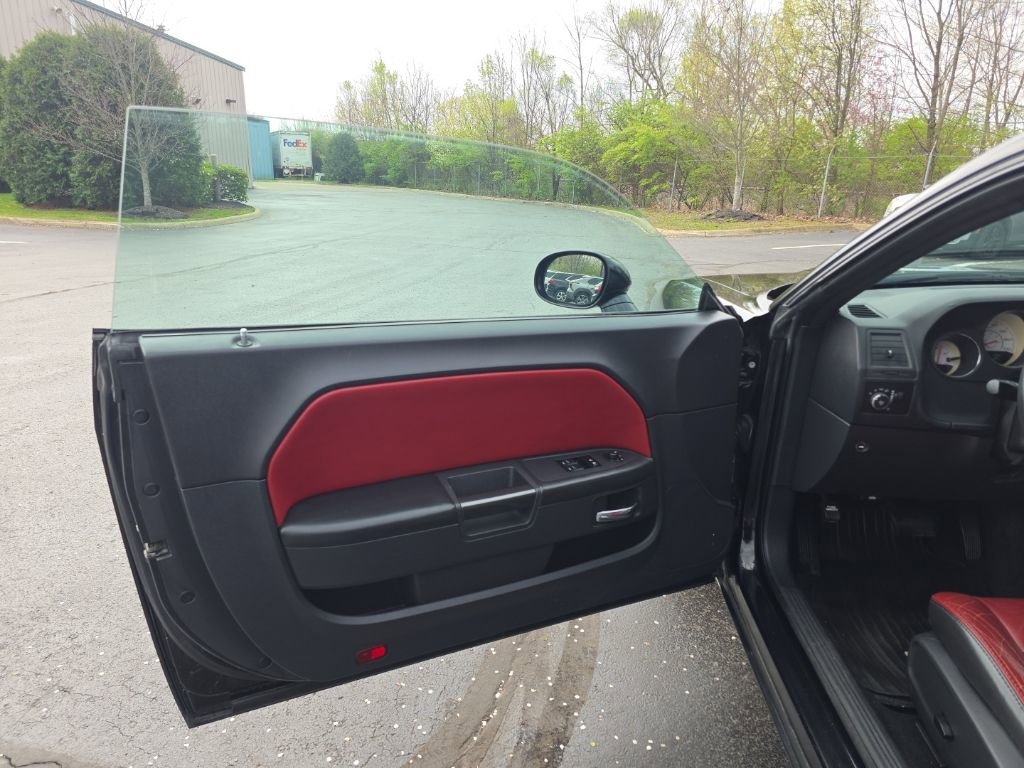 2014 Dodge Challenger SXT Plus