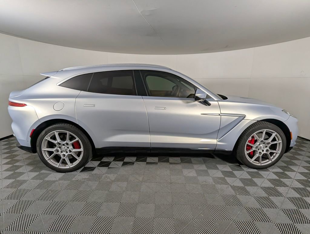 2021 Aston Martin DBX