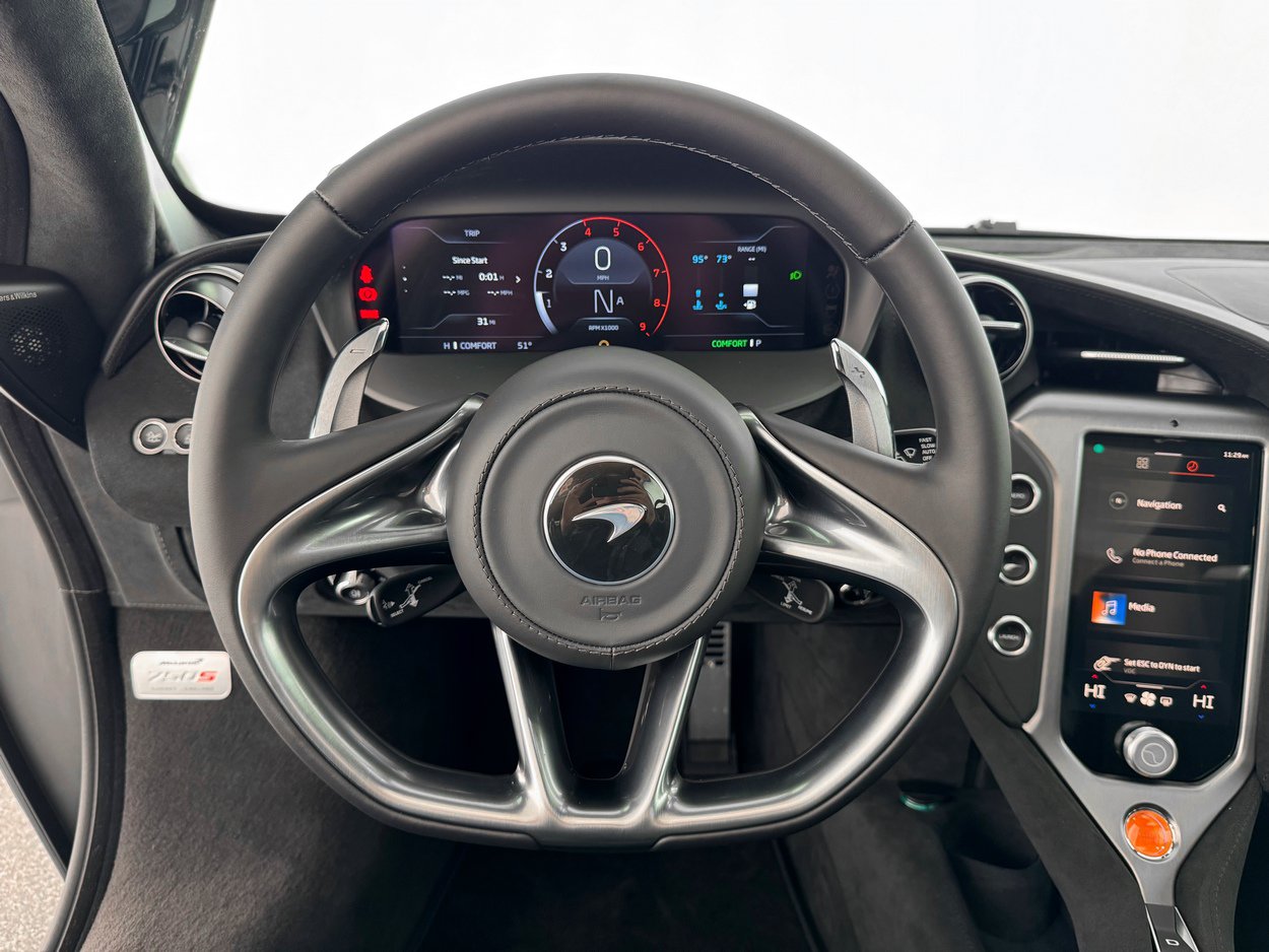 Used 2026 McLaren 750S photo 11