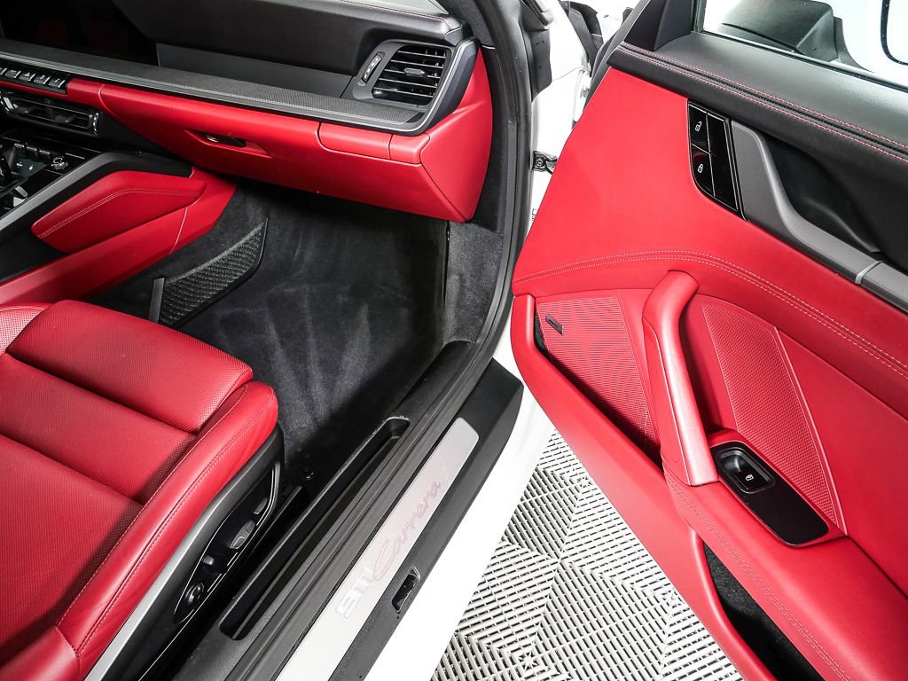 2020 Porsche 911 Carrera