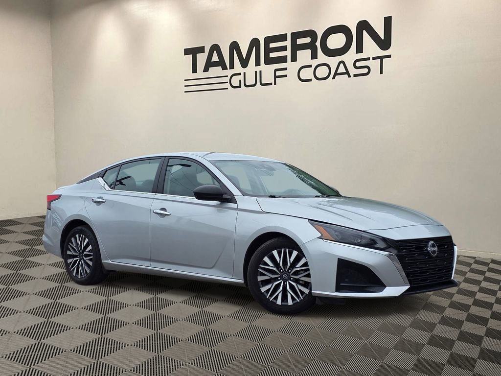 Used 2024 Nissan Altima 2.5 SV