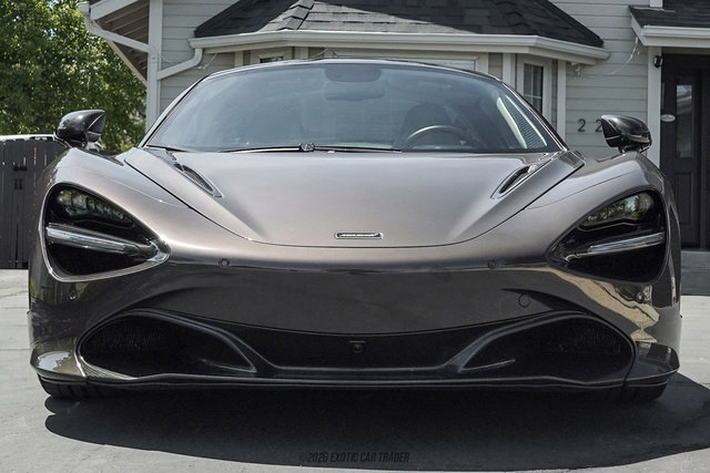 Used 2018 McLaren 720S Luxury photo 13