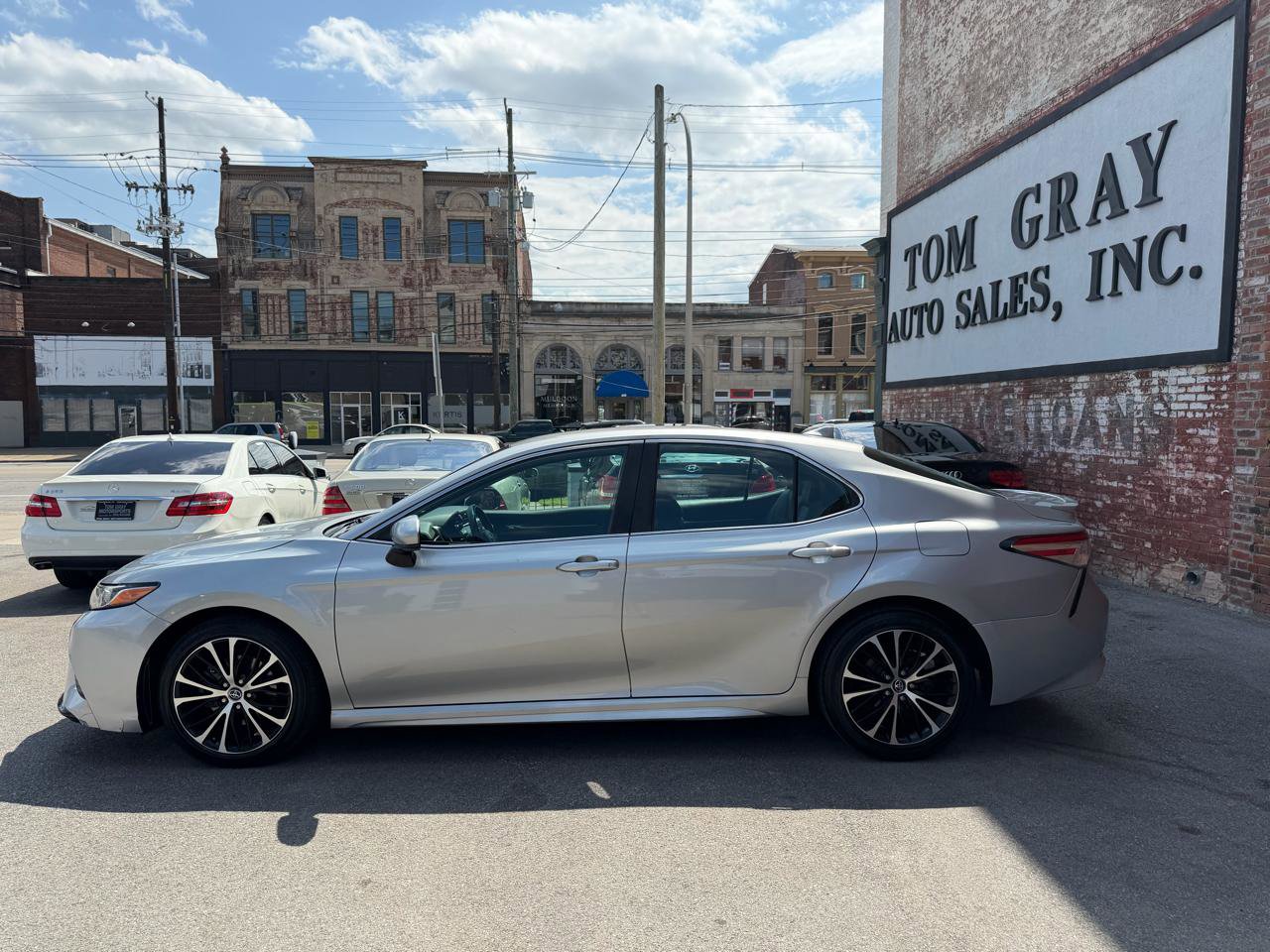 2020 Toyota Camry SE