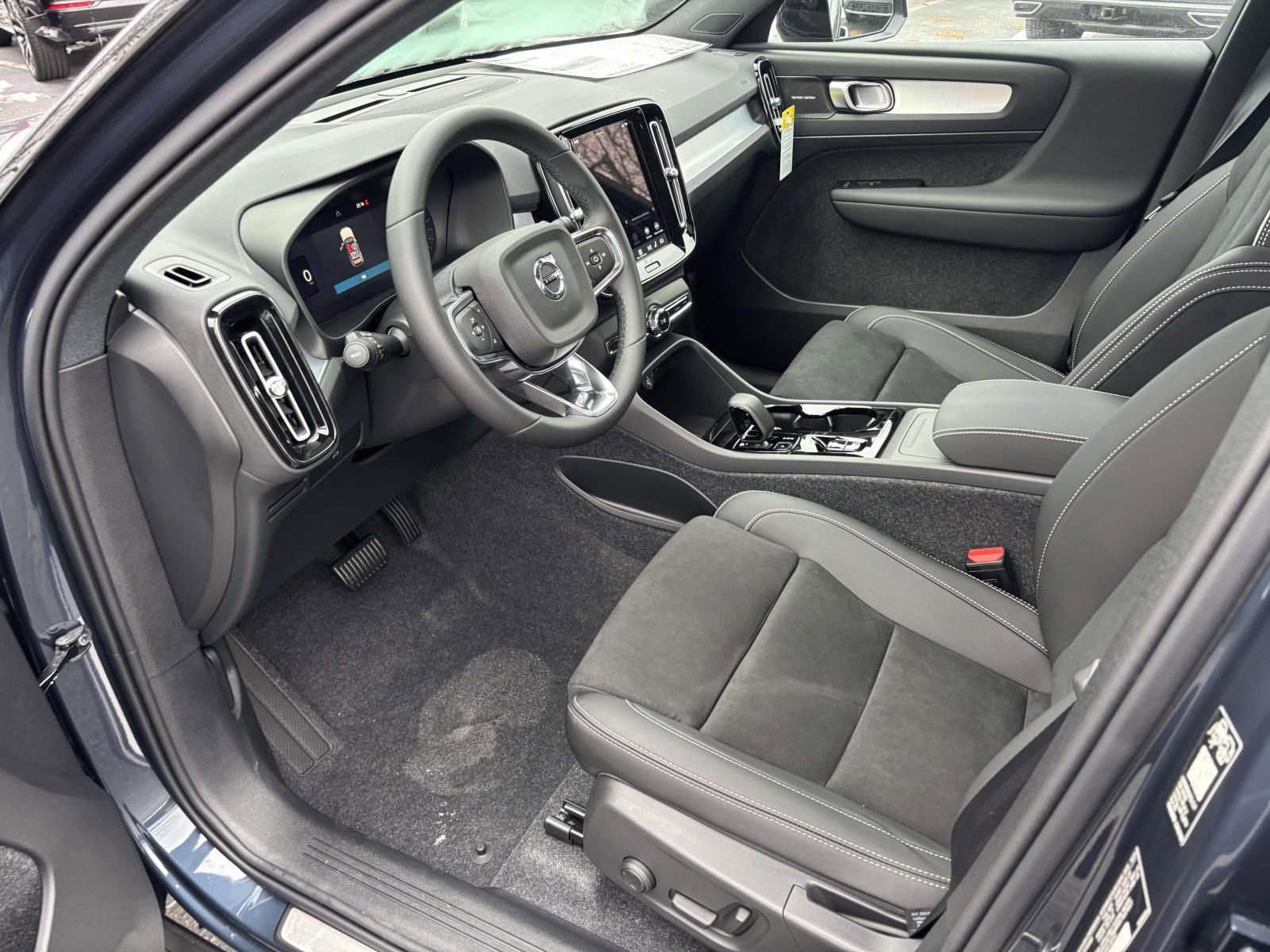 2026 Volvo Xc40 B5 Ultra