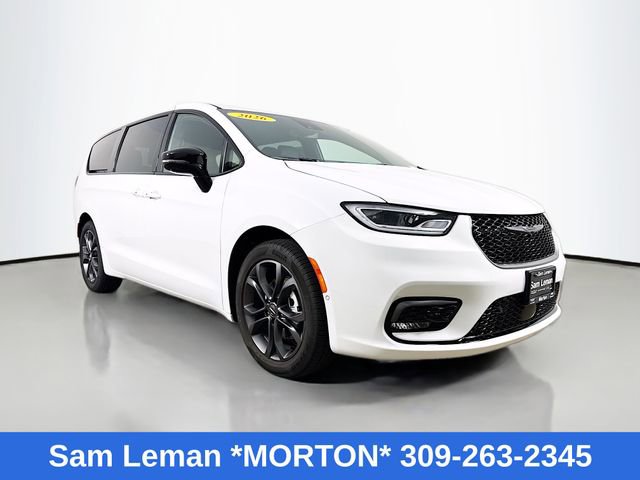 Used 2026 Chrysler Pacifica Select