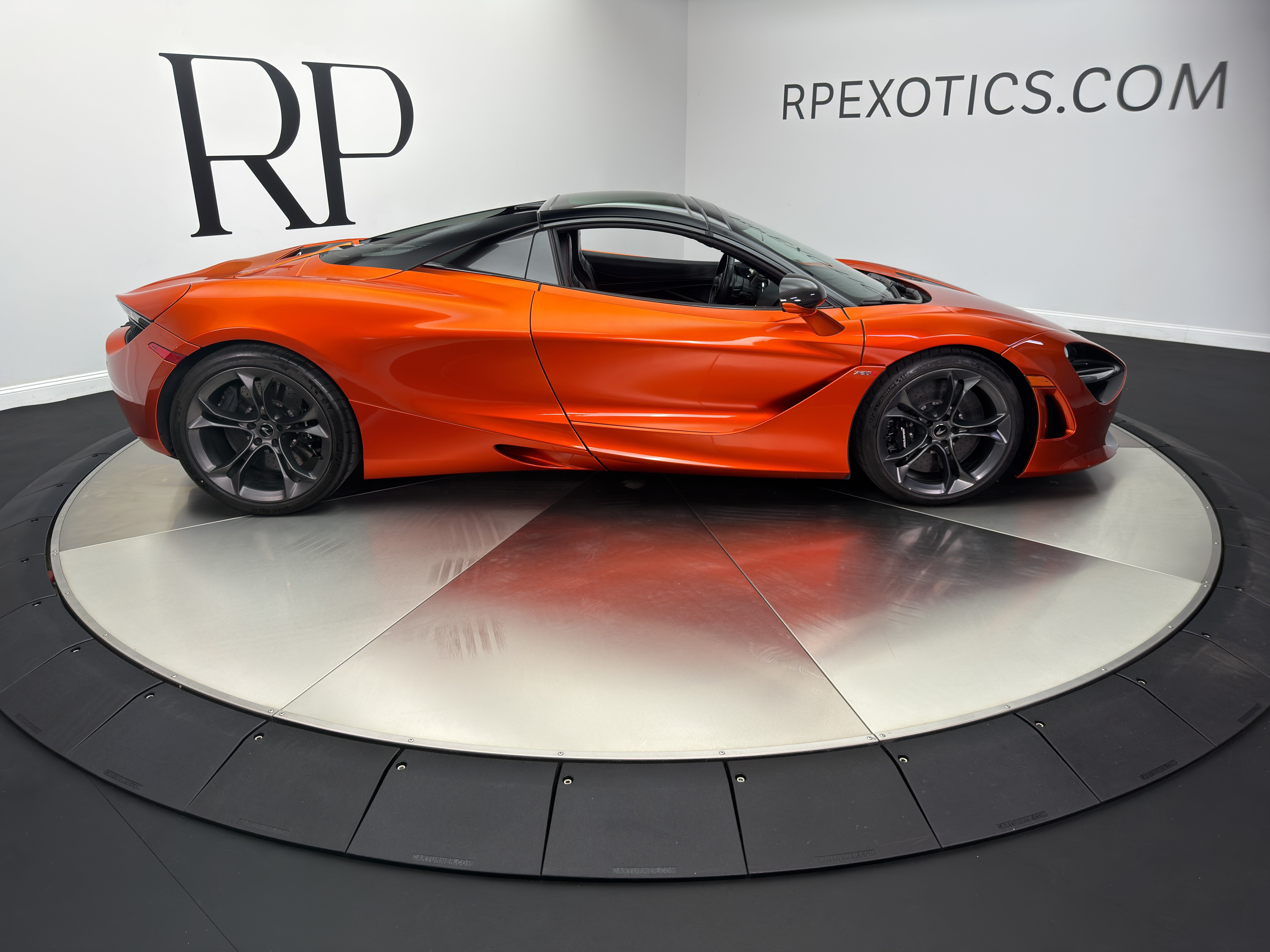 Used 2020 McLaren 720S Spider photo 15