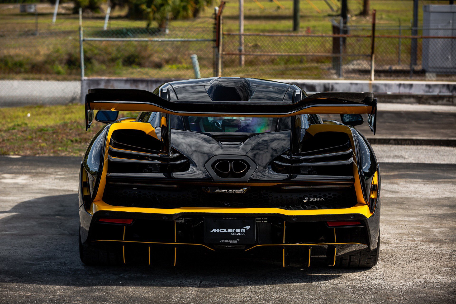 Used 2019 McLaren Senna photo 25