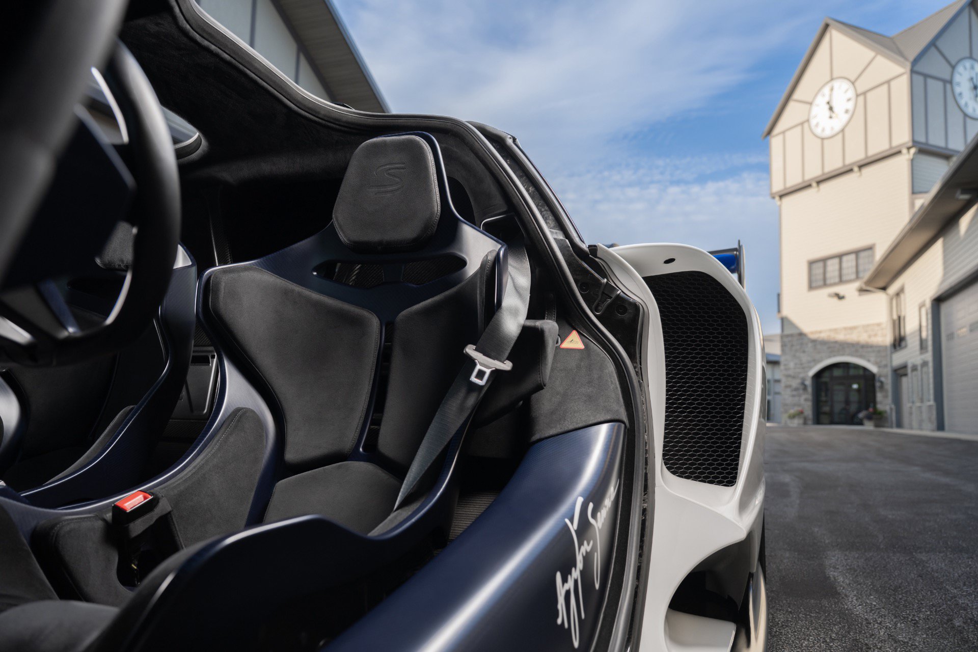Used 2019 McLaren Senna photo 28