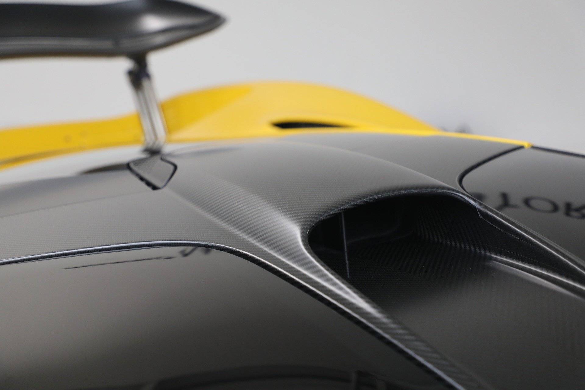 Used 2015 McLaren P1 photo 41