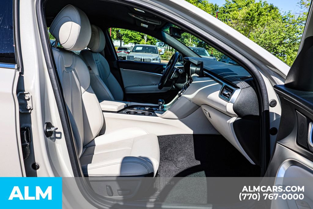 2025 Genesis G70 2.5T