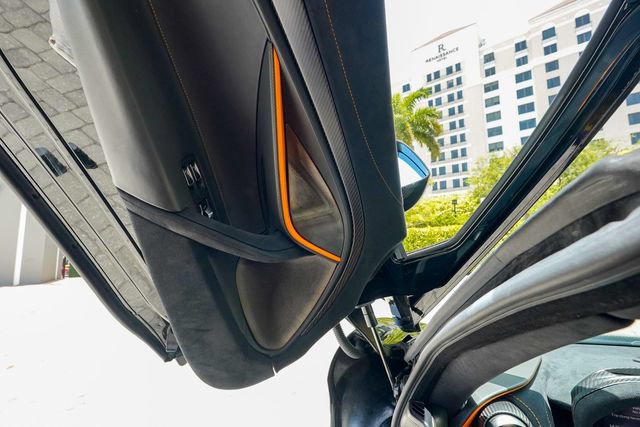 Used 2018 McLaren 720S Performance photo 59