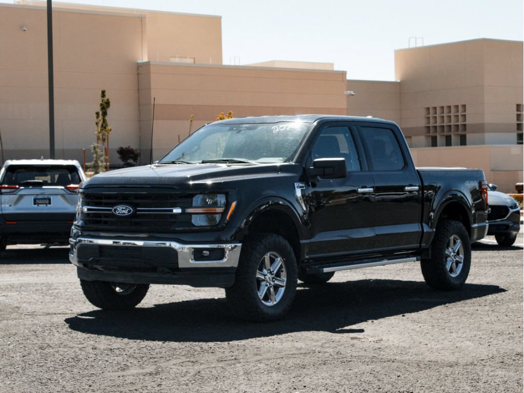 Used 2025 Ford F150 XLT w/ Equipment Group 301A Standard