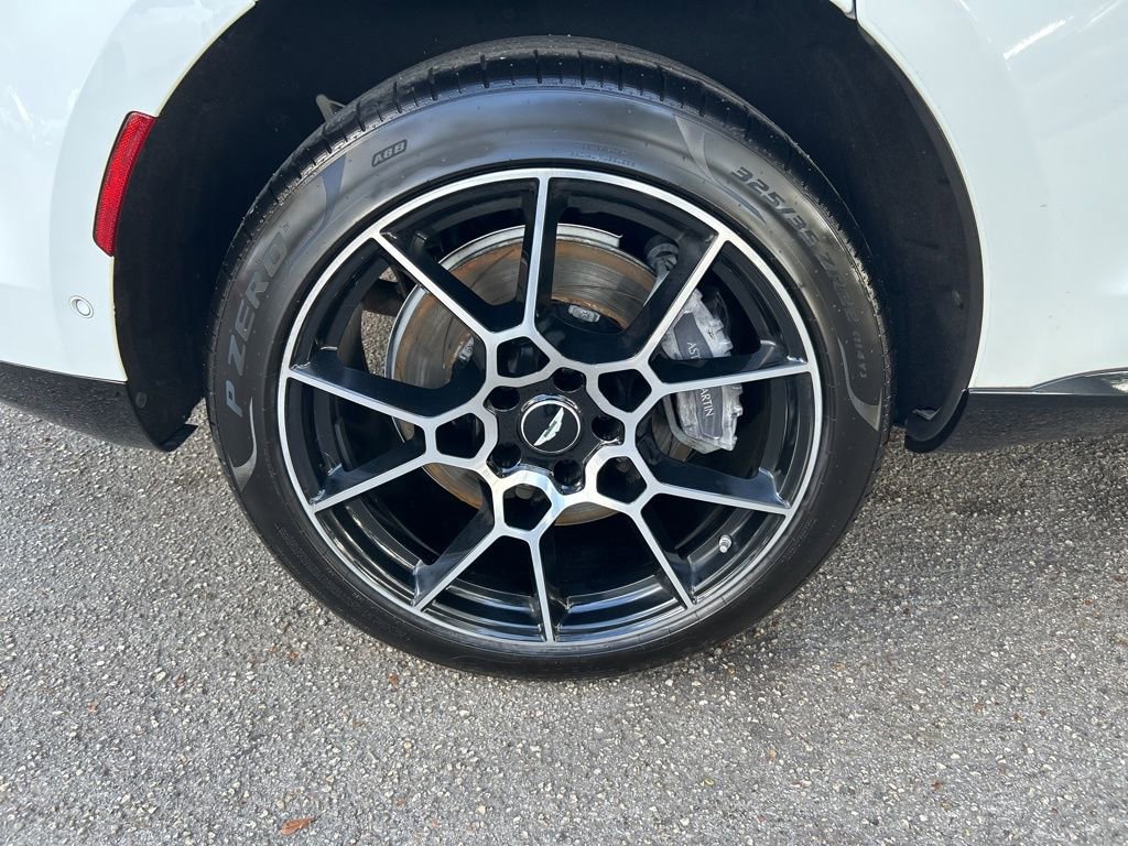 2021 Aston Martin DBX