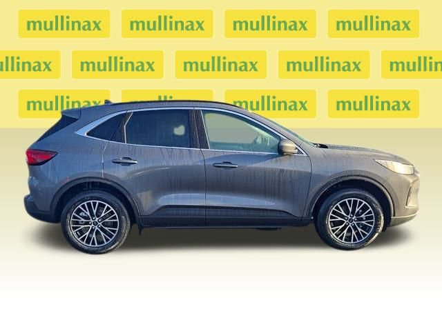 2025 Ford Escape SE