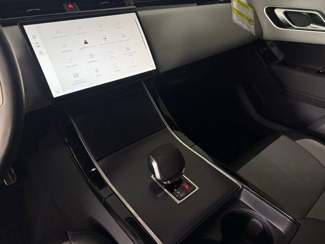 2026 Land Rover Range Rover Velar Dynamic SE