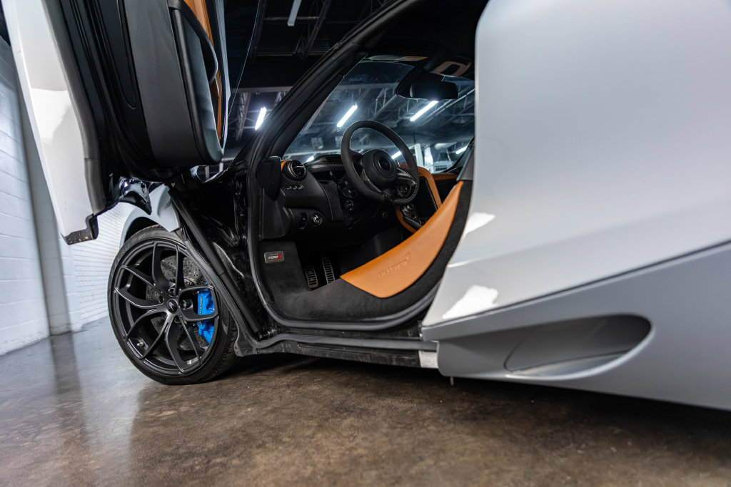 Used 2020 McLaren 720S Luxury photo 24