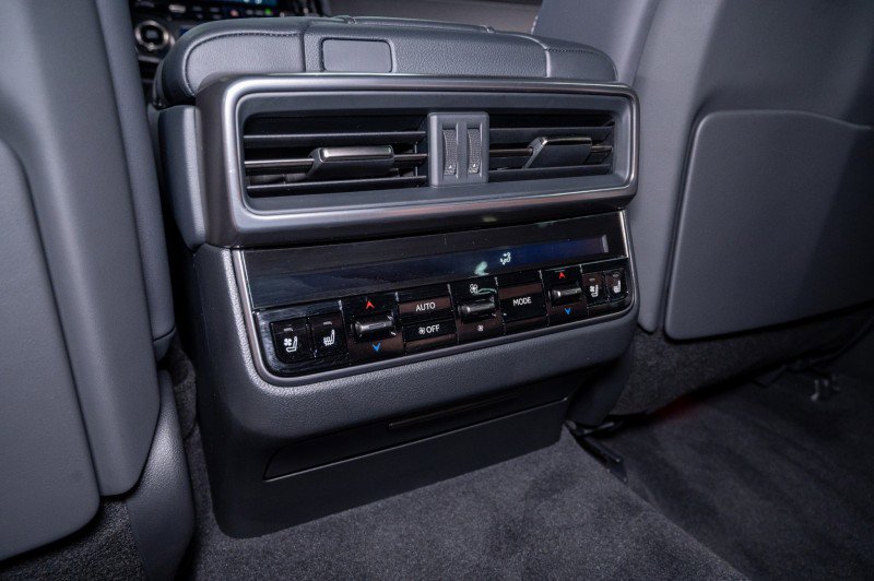 2026 Lexus LX 600 4WD w/ Luxury Package