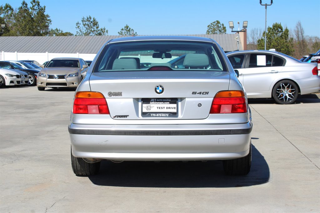 2000 BMW 540i Sedan