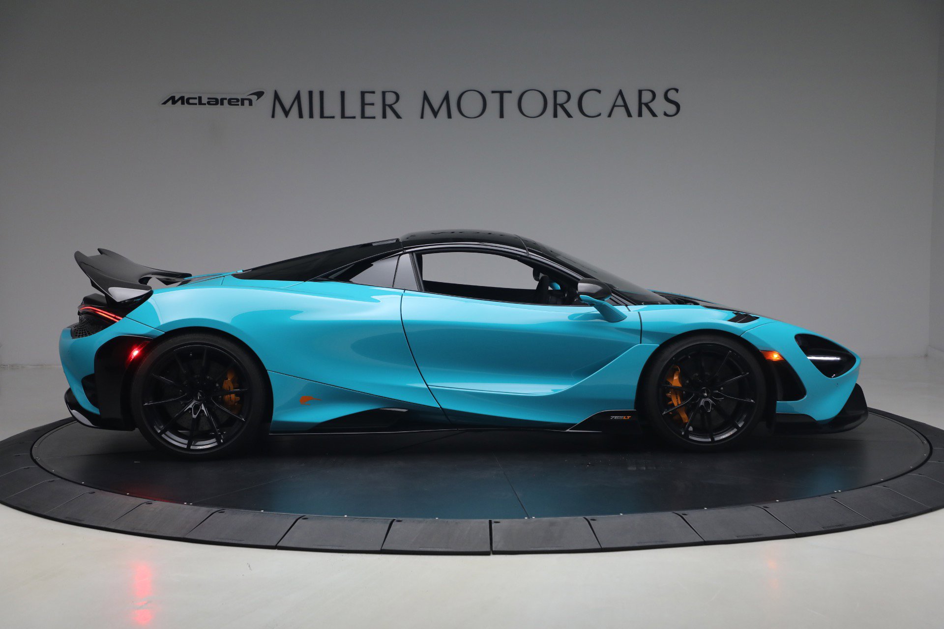 Used 2022 McLaren 765LT photo 27