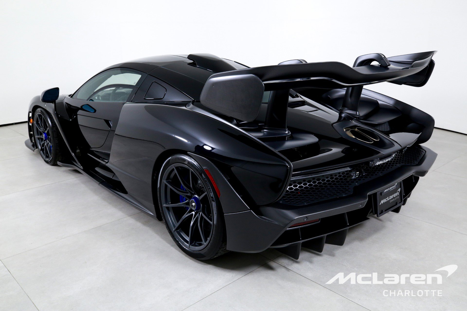 Used 2019 McLaren Senna photo 7